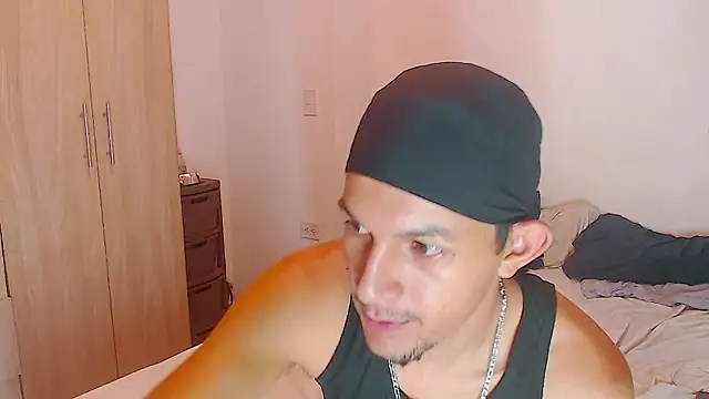 Snapshot of meridandwither chatting on March 19, 11:28 am meridandwither online show from March 19, 11:28 am