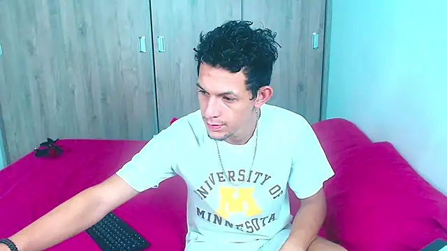 Snapshot of meridandwither chatting on February 17, 11:29 am meridandwither online show from February 17, 11:29 am