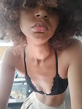 Snapshot of Emanuelle_manu chatting on December 9, 11:36 am Emanuelle manu online show from December 9, 11:36 am