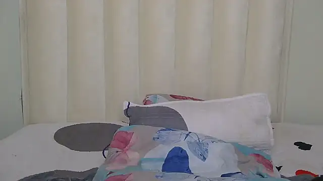 DAIRYBELLELIZxx online show from February 15, 1:35 am