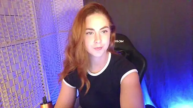 KayleyxEmily online show from February 15, 9:11 pm