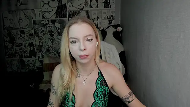 Martha Cameron online show from December 3, 8:39 pm