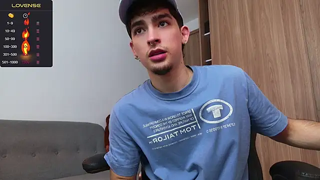 Snapshot of zenn_rush1 chatting on December 3, 11:44 am zenn rush1 online show from December 3, 11:44 am