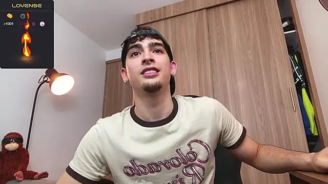 Snapshot of zenn_rush1 chatting on January 2, 7:40 pm zenn rush1 online show from January 2, 7:40 pm