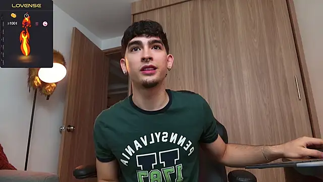 Snapshot of zenn_rush1 chatting on January 8, 12:37 pm zenn rush1 online show from January 8, 12:37 pm