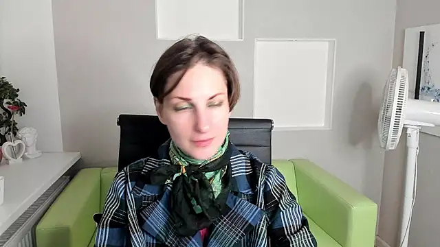 Snapshot of AuroraScript chatting on December 4, 10:19 pm AuroraScript online show from December 4, 10:19 pm