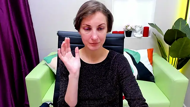 Snapshot of AuroraScript chatting on December 14, 3:25 pm AuroraScript online show from December 14, 3:25 pm