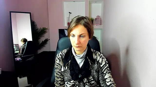 Snapshot of AuroraScript chatting on December 18, 9:29 pm AuroraScript online show from December 18, 9:29 pm