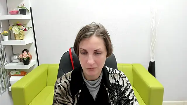 Snapshot of AuroraScript chatting on December 21, 6:34 pm AuroraScript online show from December 21, 6:34 pm