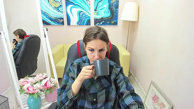 Snapshot of AuroraScript chatting on January 27, 3:28 pm AuroraScript online show from January 27, 3:28 pm