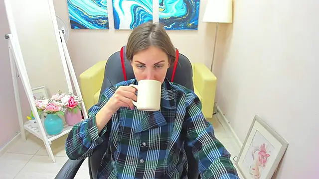 Snapshot of AuroraScript chatting on February 1, 3:28 pm AuroraScript online show from February 1, 3:28 pm