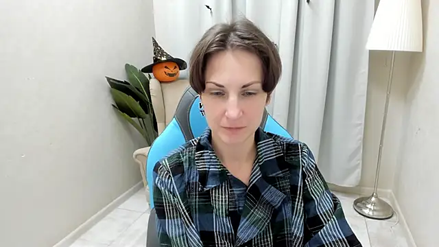 Snapshot of AuroraScript chatting on October 27, 3:27 pm AuroraScript online show from October 27, 3:27 pm