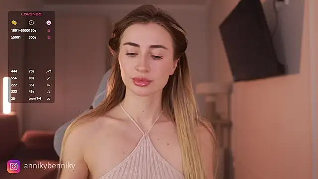 Coconutkittyy online show from March 9, 2:54 pm