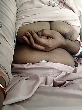 Snapshot of saloni19881 chatting on February 17, 3:47 am saloni19881 online show from February 17, 3:47 am