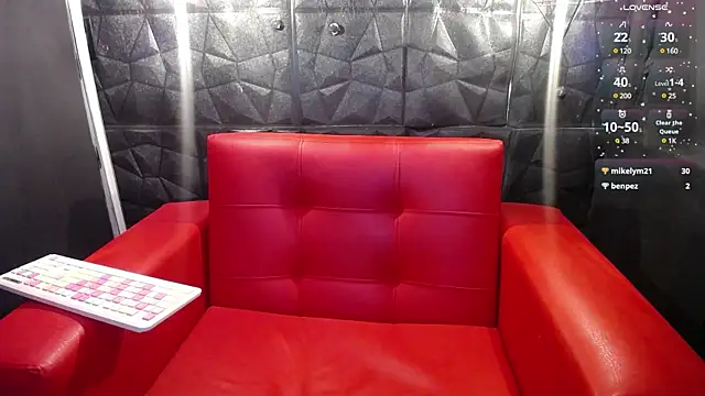 Snapshot of banyolet_stg chatting on December 9, 5:08 pm banyolet stg online show from December 9, 5:08 pm