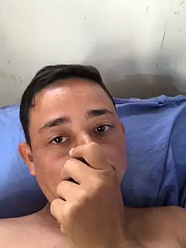 isacalejandroo online show from December 27, 7:57 pm