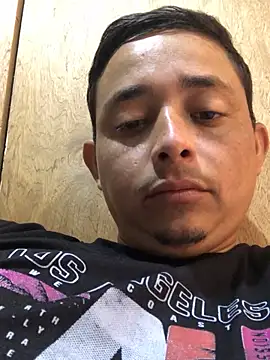 isacalejandroo online show from January 25, 4:35 pm