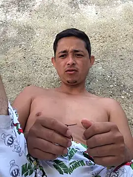 isacalejandroo online show from January 26, 3:03 pm