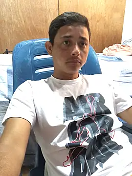 isacalejandroo online show from February 2, 7:57 pm