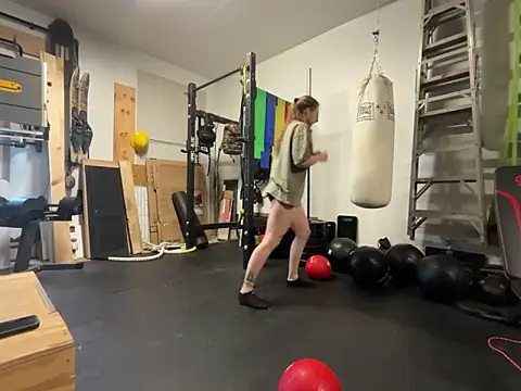 Snapshot of MissSwitch chatting on January 17, 7:49 pm MissSwitch online show from January 17, 7:49 pm