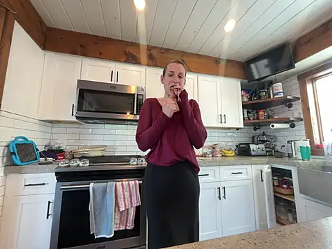 Snapshot of MissSwitch chatting on January 21, 6:23 pm MissSwitch online show from January 21, 6:23 pm