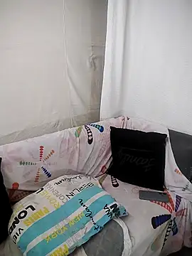 Snapshot of Rosy_sexxx chatting on April 14, 12:49 am Rosy sexxx online show from April 14, 12:49 am