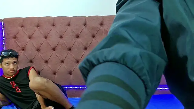 boys yourparty online show from January 29, 1:28 pm