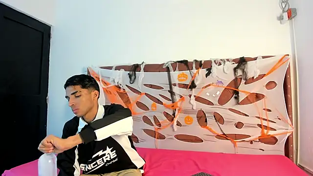 boys yourparty online show from October 18, 1:12 pm