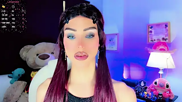 Snapshot of dollswit01 chatting on February 7, 11:24 pm dollswit01 online show from February 7, 11:24 pm