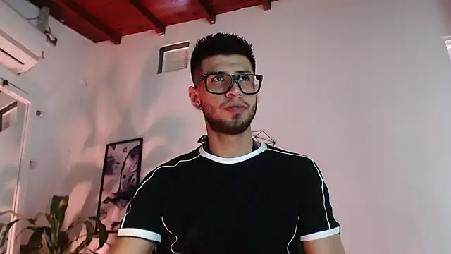 Snapshot of Colby_brown03 chatting on June 28, 5:19 pm Colby brown03 online show from June 28, 5:19 pm