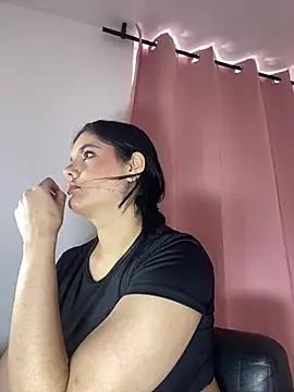 kimberlyhills1 online show from April 18, 7:58 pm