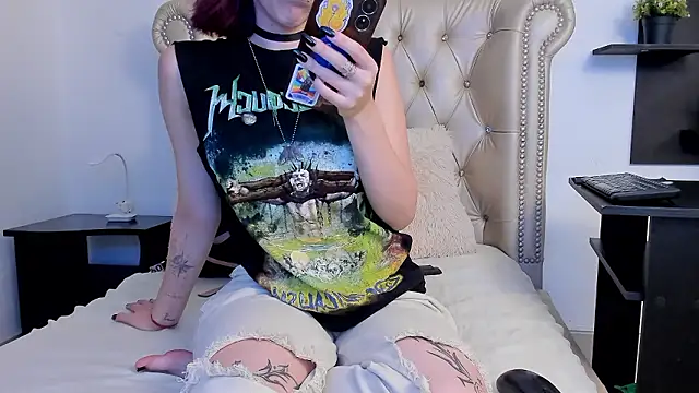 Snapshot of AlexaFoxy18 chatting on December 3, 3:52 am AlexaFoxy18 online show from December 3, 3:52 am