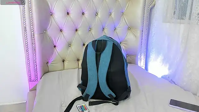 Snapshot of AlexaFoxy18 chatting on October 1, 7:03 am AlexaFoxy18 online show from October 1, 7:03 am