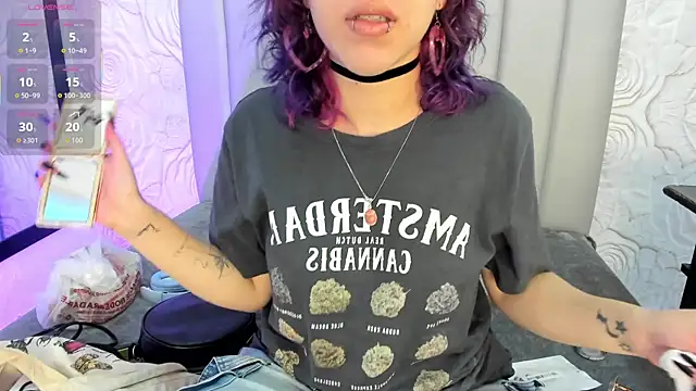 Snapshot of AlexaFoxy18 chatting on March 4, 7:58 am AlexaFoxy18 online show from March 4, 7:58 am