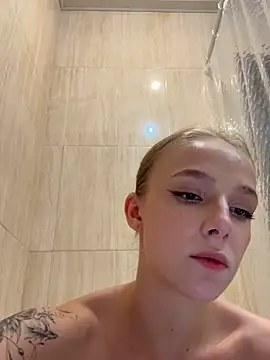 Snapshot of CaseyStar chatting on December 6, 8:29 pm CaseyStar online show from December 6, 8:29 pm