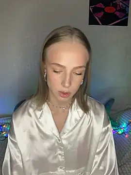 Snapshot of CaseyStar chatting on December 28, 1:49 pm CaseyStar online show from December 28, 1:49 pm