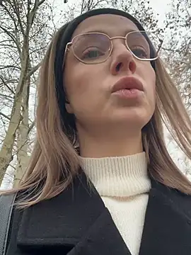 Snapshot of CaseyStar chatting on January 12, 10:23 am CaseyStar online show from January 12, 10:23 am