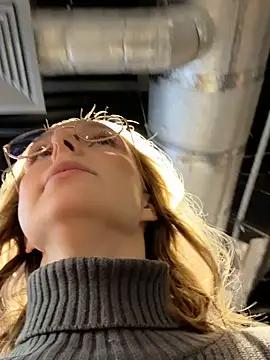 Snapshot of CaseyStar chatting on February 3, 9:30 am CaseyStar online show from February 3, 9:30 am