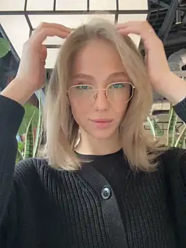 Snapshot of CaseyStar chatting on February 19, 9:28 am CaseyStar online show from February 19, 9:28 am