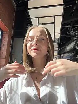 Snapshot of CaseyStar chatting on March 2, 9:31 am CaseyStar online show from March 2, 9:31 am