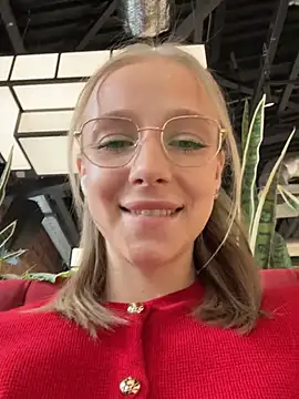 Snapshot of CaseyStar chatting on March 22, 9:34 am CaseyStar online show from March 22, 9:34 am