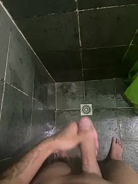 Snapshot of gzn01 chatting on October 16, 11:17 pm gzn01 online show from October 16, 11:17 pm