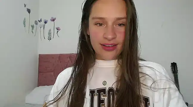 Snapshot of Serenity chatting on February 18, 9:20 pm Serenity online show from February 18, 9:20 pm