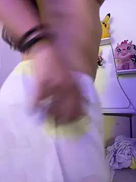 Snapshot of -Stephany- chatting on December 22, 8:05 am -Stephany- online show from December 22, 8:05 am