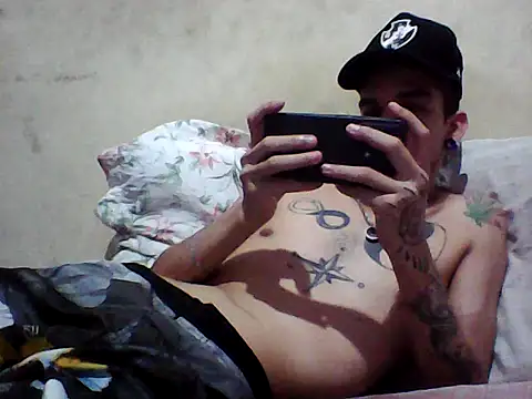 Snapshot of gatobranco001 chatting on March 19, 6:03 am gatobranco001 online show from March 19, 6:03 am