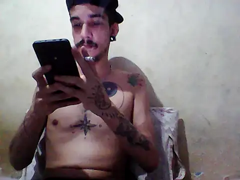 Snapshot of gatobranco001 chatting on March 19, 7:38 pm gatobranco001 online show from March 19, 7:38 pm