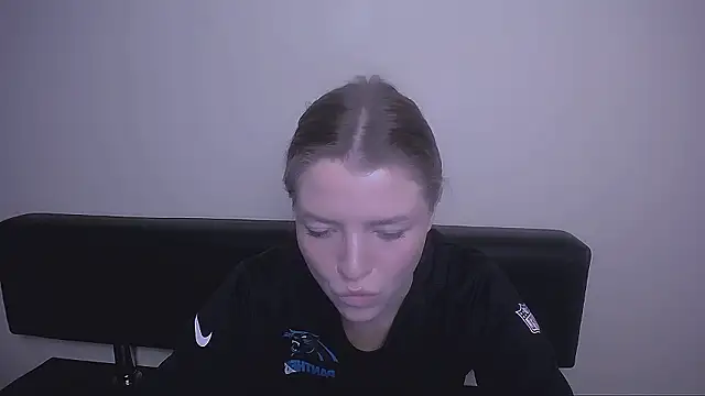 Snapshot of MissOliviaa_ chatting on December 3, 5:55 pm MissOliviaa online show from December 3, 5:55 pm