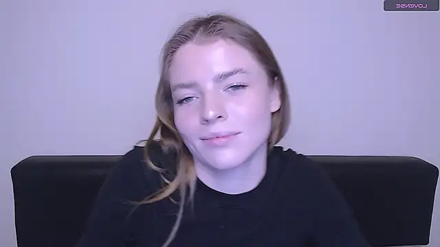 Snapshot of MissOliviaa_ chatting on December 15, 2:16 pm MissOliviaa online show from December 15, 2:16 pm