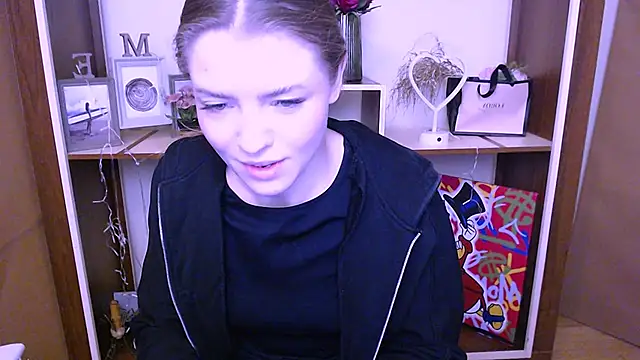 Snapshot of MissOliviaa_ chatting on December 24, 10:55 am MissOliviaa online show from December 24, 10:55 am