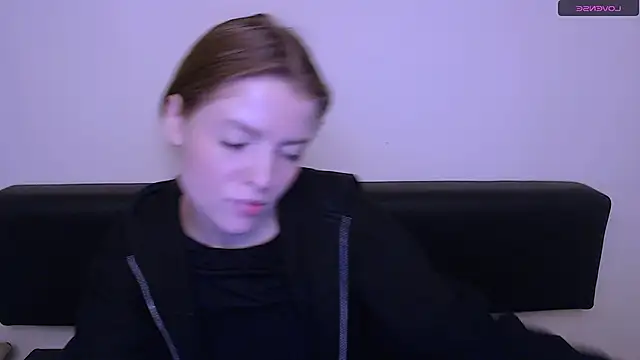 Snapshot of MissOliviaa_ chatting on December 27, 11:06 am MissOliviaa online show from December 27, 11:06 am